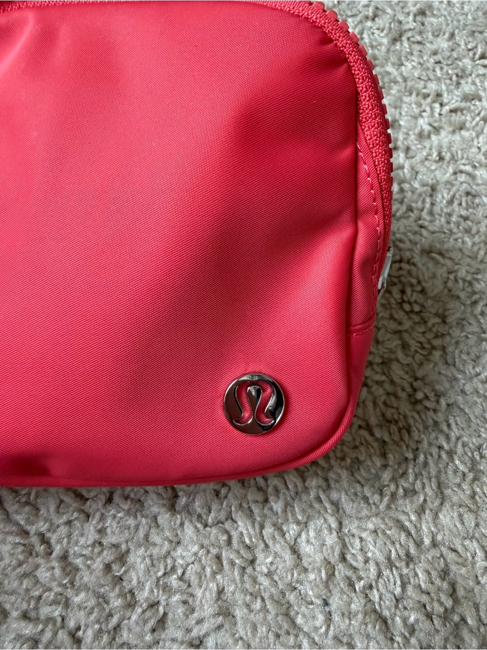 lululemon Everywhere Belt Bag - Glazed Pink - Picture 4 of 4